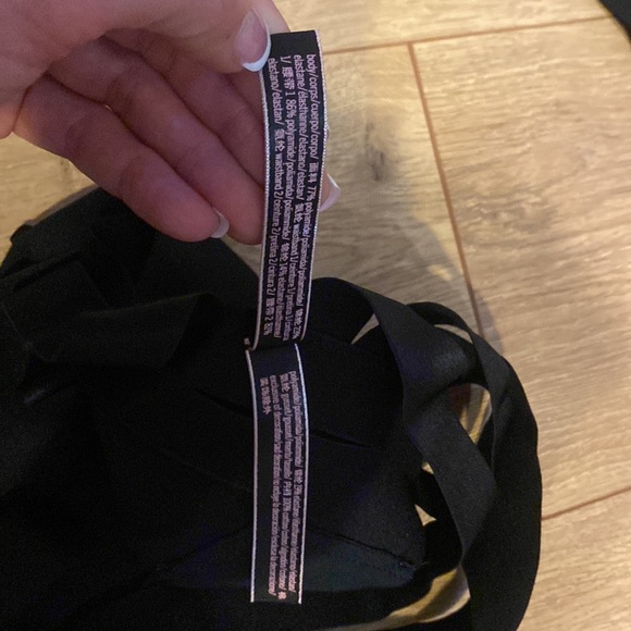 NWOT Victoria Secret strappy lingerie set - Picture 6 of 10